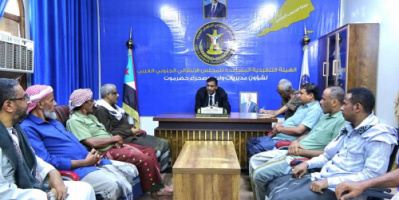 التميمي يلتقي رئيسي تنفيذيتي انتقالي شبام ورخية ويطلع على سير التسجيل في التعبئة العامة