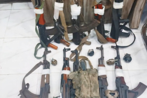 عدن..ضبط 11 مخالف ومصادرة أسلحة شخصية خلال ملاحقة مطلقي النار في الأعراس