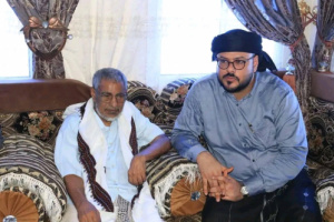 رئيس انتقالي حضرموت الجفري يزور المناضل الشيخ أحمد بامعلم للاطمئنان على صحته.