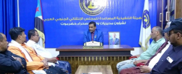 التميمي يتسلّم الدفعة الثانية من استمارات التسجيل في التعبئة الشعبية العامة بمديريات وادي حضرموت