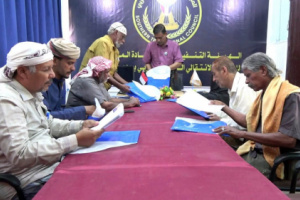 التميمي يستلم الدفعة الثانية من استمارات التعبئة الشعبية العامة بمديرية تريم
