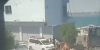 مأساة في عدن.. ثلاثة أطفال يبتلعهم البحر في ساحل الدكة وإنقاذ أحدهم